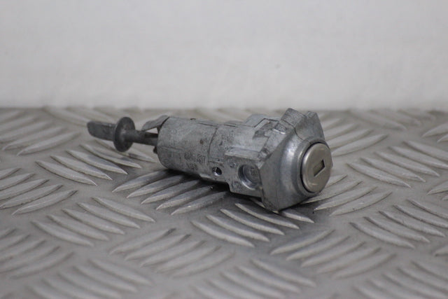 Skoda Fabia Door Lock Barrel with Key Front Drivers Side (2018)