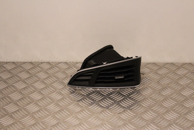 Ford Focus Dashboard Airvent Passengers Side 