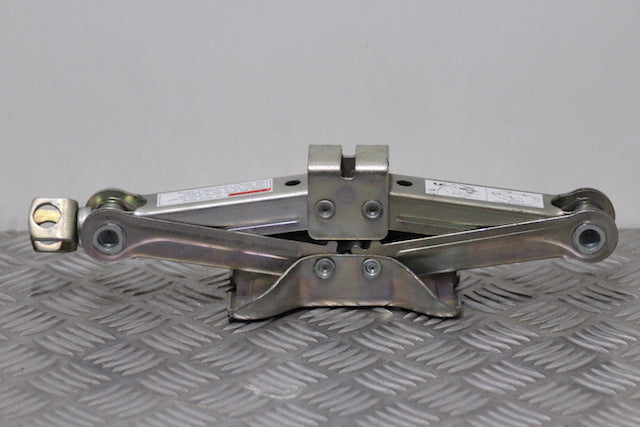 Suzuki Alto Spare Wheel Jack Set 