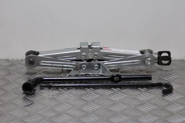 Opel Agila Spare Wheel Jack Set 