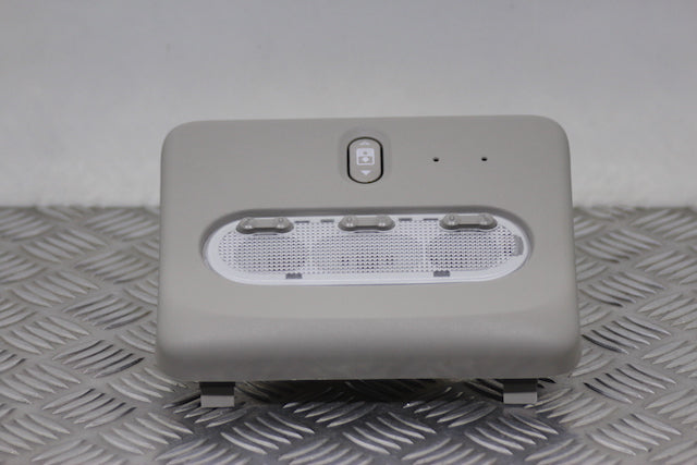 Nissan Qashqai Interior Light Front 
