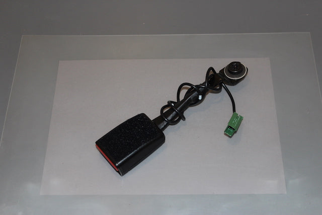 Volvo V40 Seat Belt Buckle Lock Front Passengers Side 