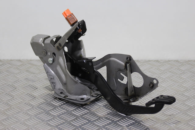 Nissan Qashqai Clutch Pedal 