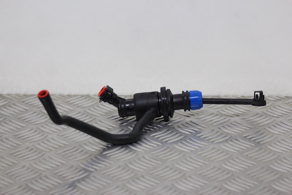 Nissan Qashqai Clutch Master Cylinder (2020) - 1