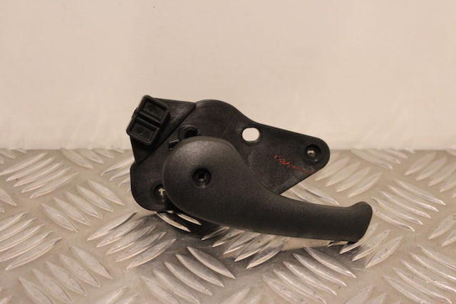 Volvo V40 Bonnet Cable Handle (2014)