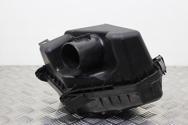 Toyota Avensis Air Filter Housing Air Box (2011)