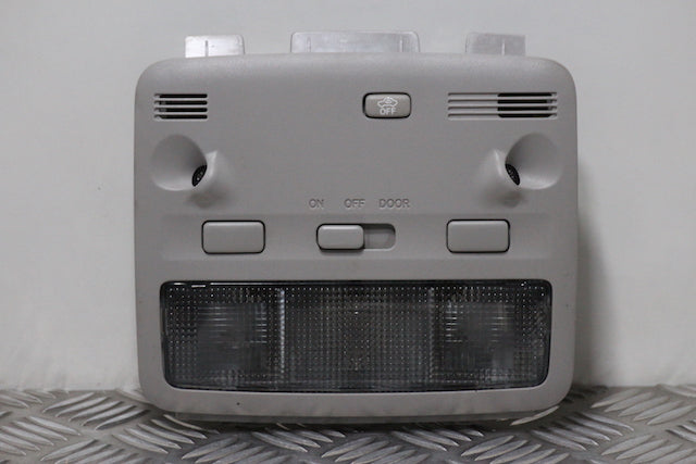 Toyota Avensis Interior Light Front 