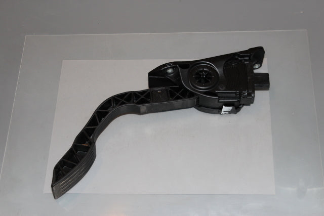 Ford Focus Accelerator Throttle Pedal (2016)