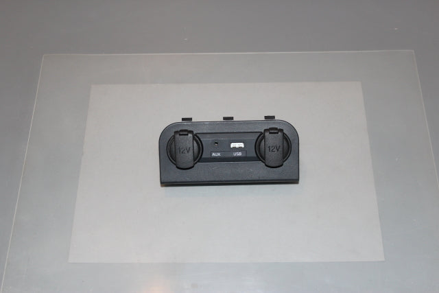 Kia Rio Auxiliary Port (2016)