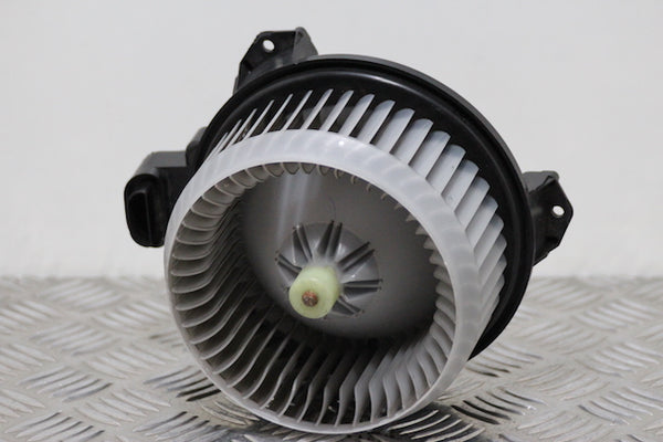Moteur de ventilateur d'appareil de chauffage de Toyota Avensis (2011) - 1