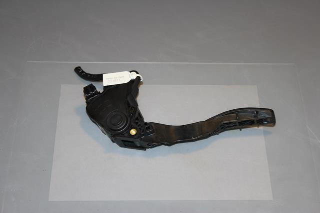Nissan Juke Accelerator Throttle Pedal 