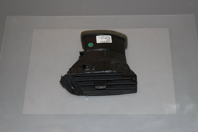 Opel Astra Dashboard Airvent Passengers Side (2016)