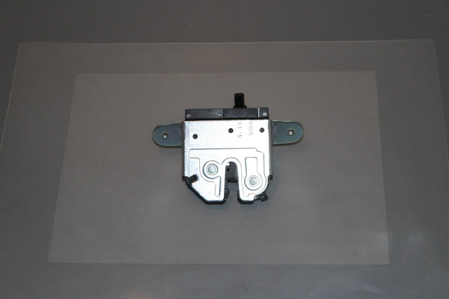 Opel Astra Tailgate Boot Lock (2016)