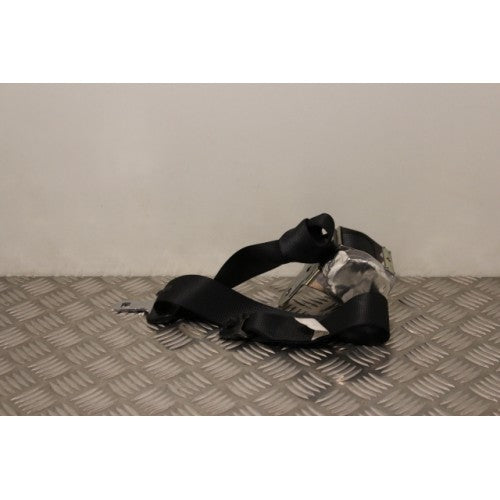 Toyota Auris Seat Belt Rear Drivers Side 