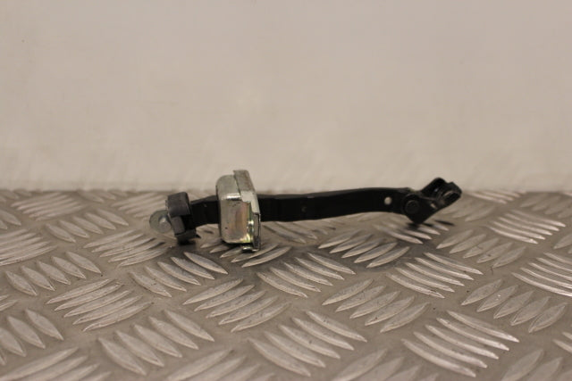 Toyota Yaris Door Check Strap Front Passengers Side (2012)